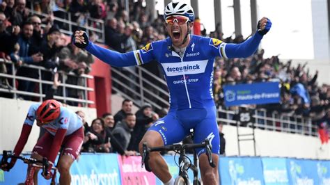 De Grand Départ van de Tour de France 2016: Een Hommage aan Parijs en de Fenomenale Prestatie van Philippe Gilbert